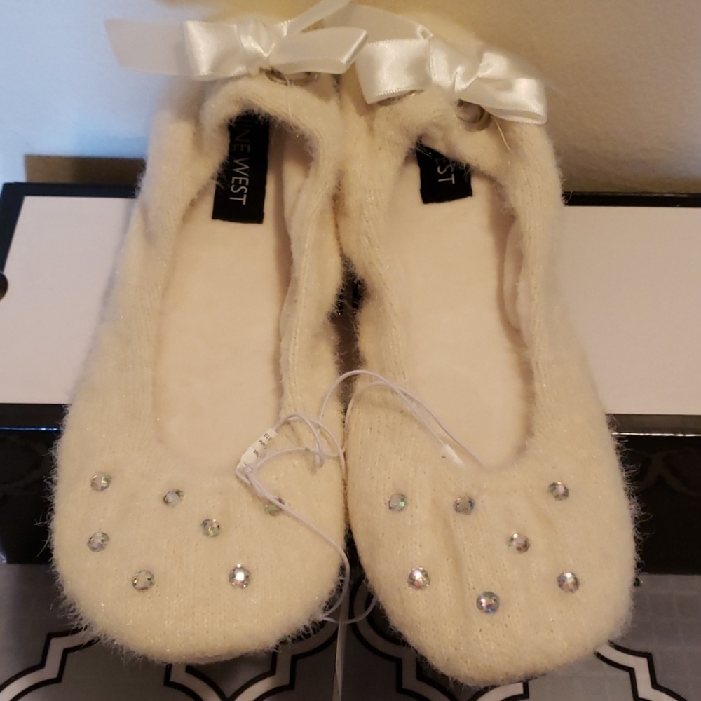 New in Box Nine West Eyelash Ballerina /Stones